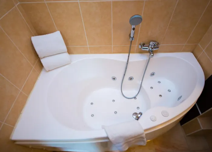 Brit Le Kerann Nantes St Herblain - Zac De La Lorie Hotel Saint-Herblain